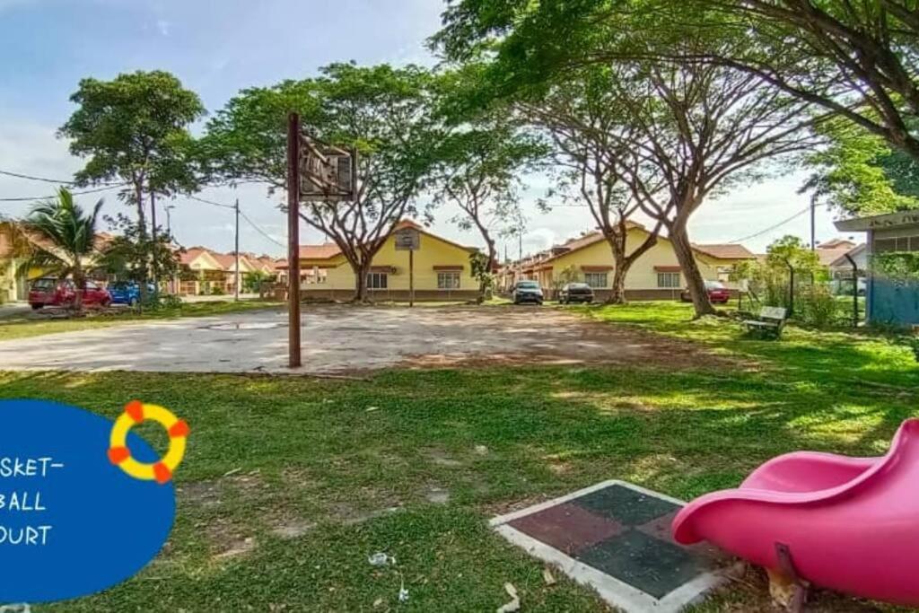 D'Haja 32 Klia Sepang With 2 Airconds & Free Wifi Villa Banting  Exterior photo